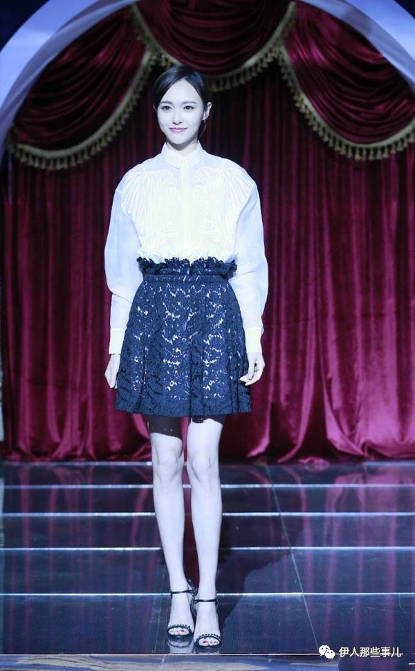 唐嫣衣着宽松引争议,唐嫣气质穿搭