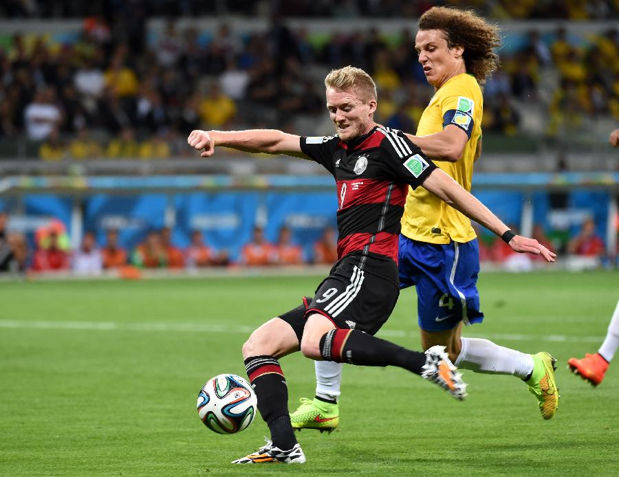 欧冠足球比赛用球,足球历史第一球