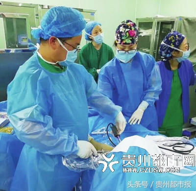 贵阳市一医成功开展省内首例超微创针刀镜术首创首用修复膝关节