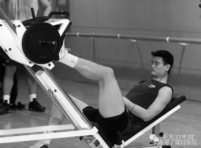 羽毛球跟腱断裂需要多久恢复,羽毛球跟腱杀手