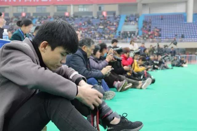 临泉乐翻天,临泉体育场球赛直播