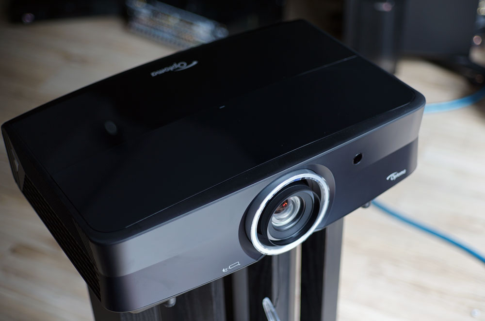 奥图码家用4k投影机评测,奥图码zh55投影仪评测