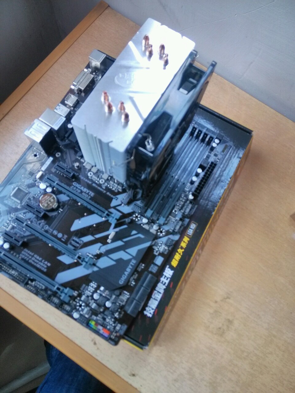 装电脑时候各种线怎么装,自己装电脑怎么插线