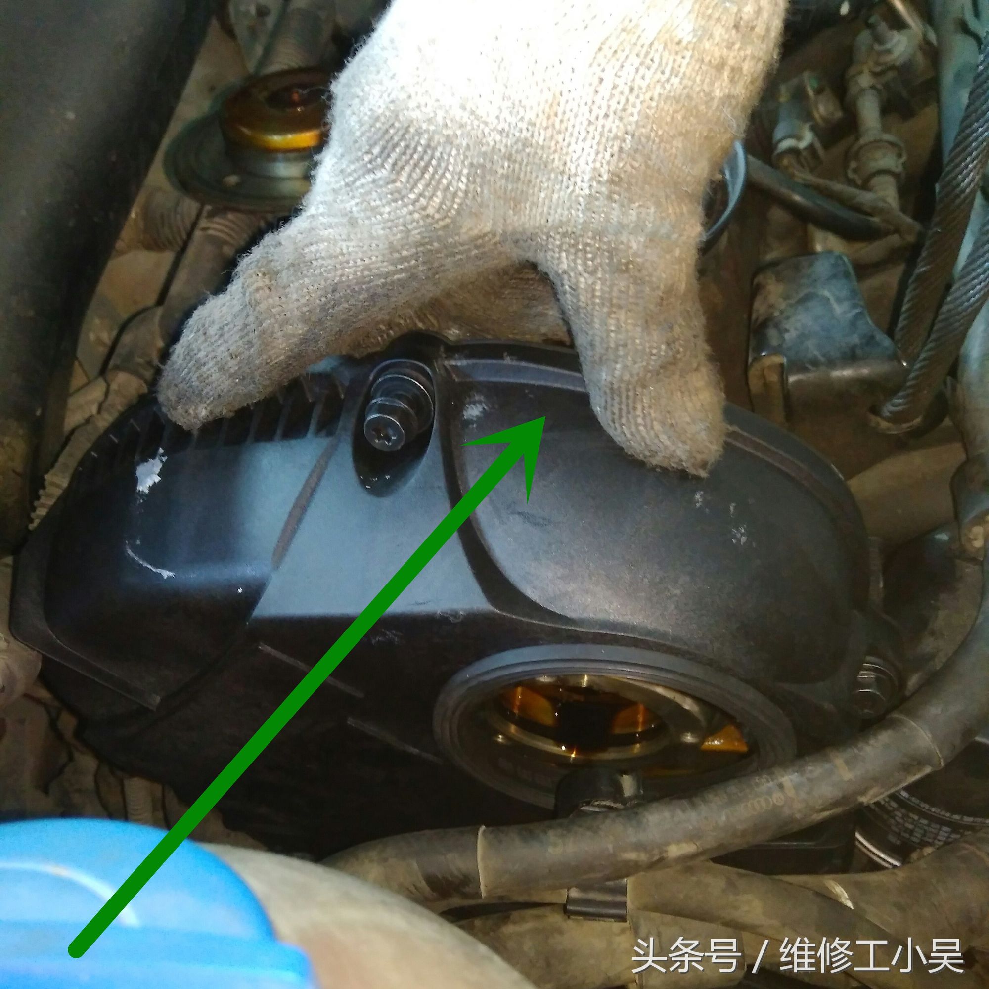 16万公里发动机底部渗油,16万公里的迈腾使用燃油宝