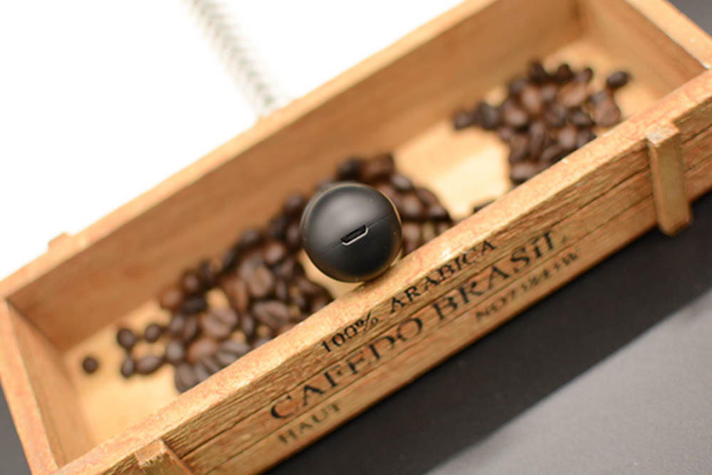 小到几乎可以隐藏！QCY超迷你蓝牙耳机评测