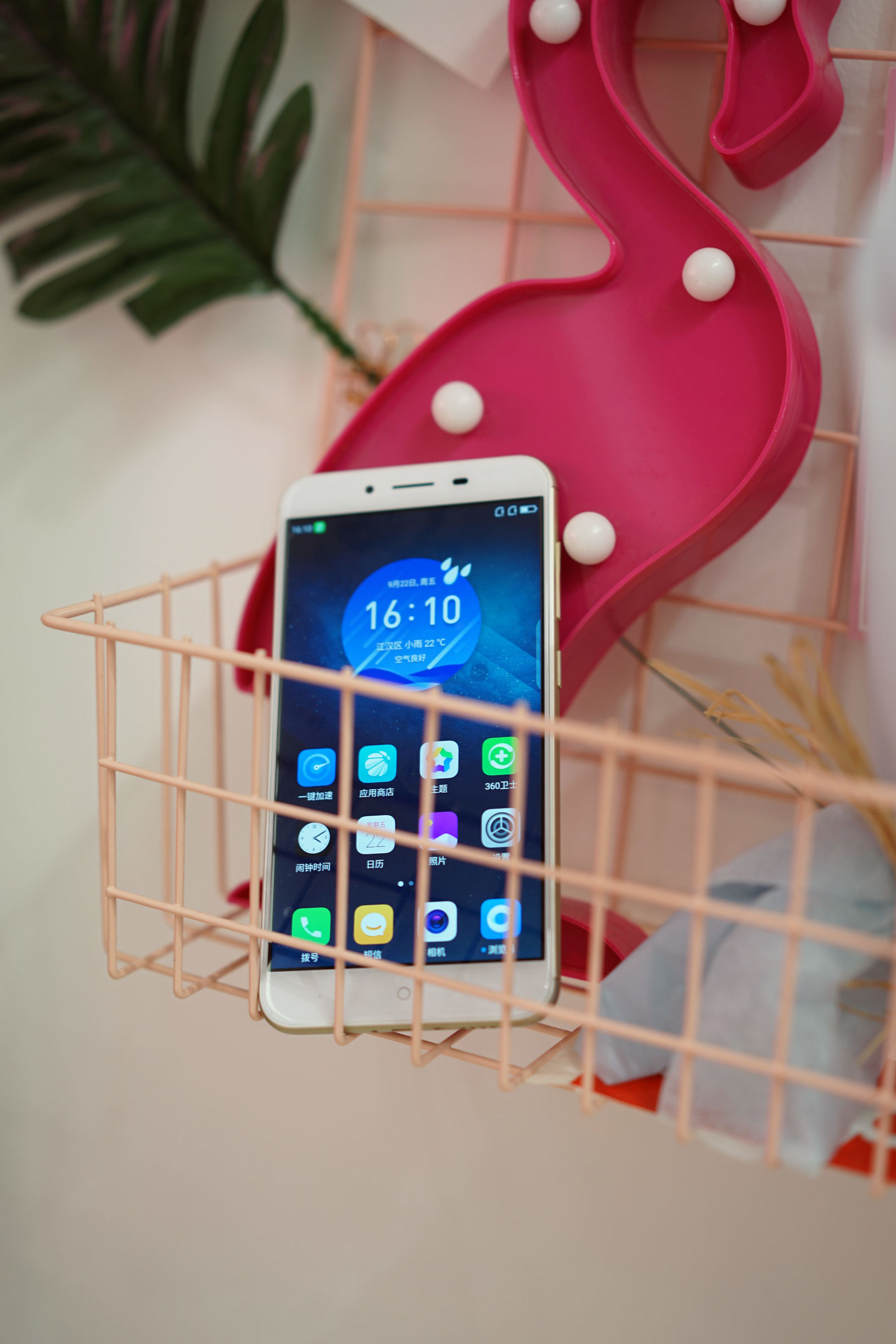 360手机vizza全新配色小镇蓝,360手机vizza