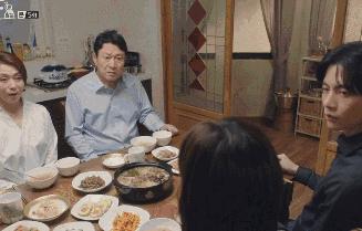 9分韩剧《今生是第一次》，看面瘫男主如何变身醋王！