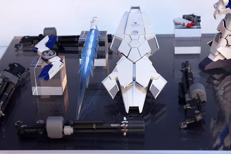 沉浸式拼装完美蓝色独角兽高达,独角兽高达拼装模型推荐学生党