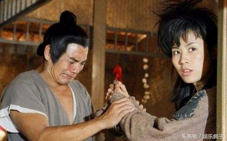 13岁习武，跑了三十多年龙套，如今在美国被金发女郎献吻演主角