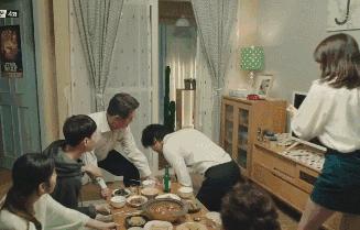 9分韩剧《今生是第一次》，看面瘫男主如何变身醋王！