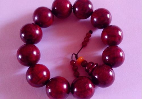 紫檀柳和黄花梨的鉴别方法,怎么辨别海南黄花梨和缅甸黄花梨