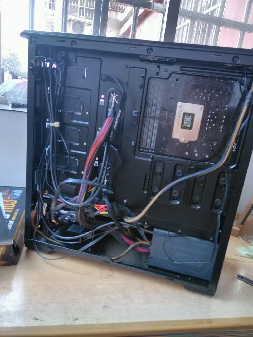 装电脑时候各种线怎么装,自己装电脑怎么插线