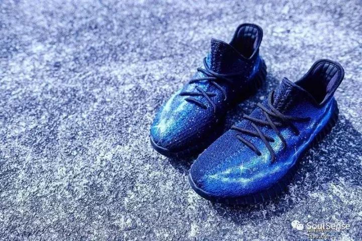 妈妈问我为什么穿长袖,为什么妈妈总是穿我的鞋子