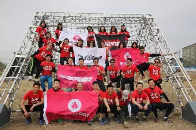 真人玩吃鸡的游戏,真人玩吃鸡游戏有98k