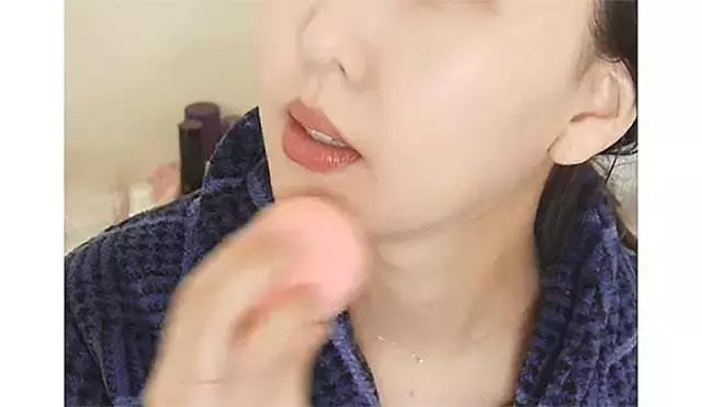 十大最好干皮遮瑕粉底液,秋冬季节适合用的粉底最新