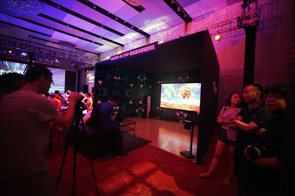 奥图码家用4k投影机评测,奥图码zh55投影仪评测