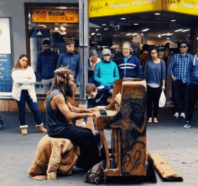 他们有钱，会玩，没有中产焦虑