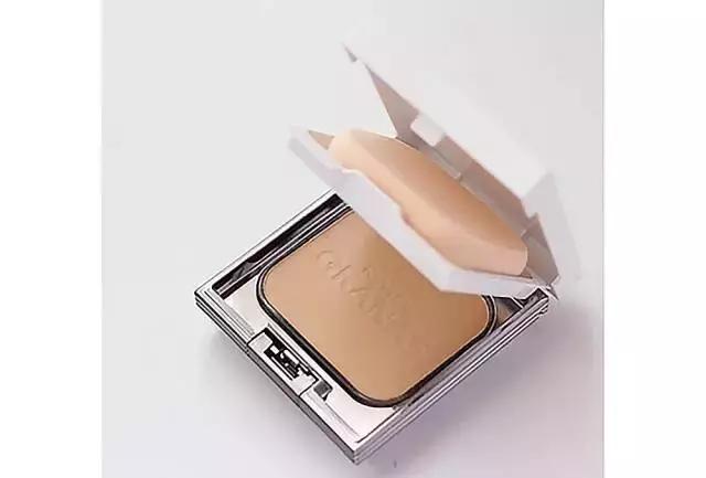 十大最好干皮遮瑕粉底液,秋冬季节适合用的粉底最新