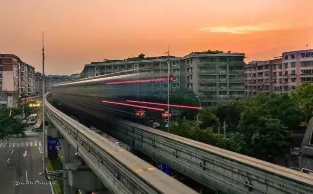 重庆让人着迷的城市,重庆一个充满火锅味的城市