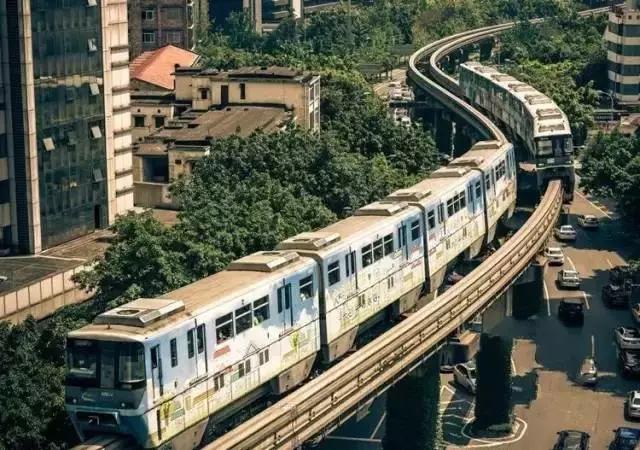 重庆让人着迷的城市,重庆一个充满火锅味的城市