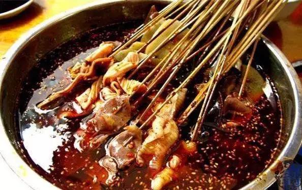 重庆让人着迷的城市,重庆一个充满火锅味的城市