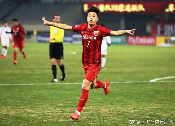 晨看*疆新**│算命结果不好她醉驾撞饭店玻璃；*疆新**成“消费万元户”