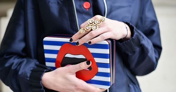 好品味都是金钱堆出来的,奢侈是钱堆出来的品味