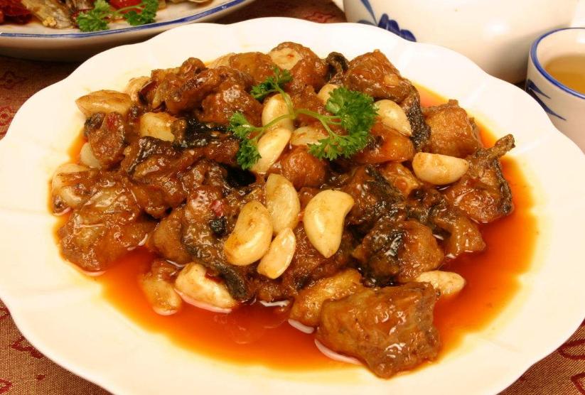 如何煎鱼不粘鱼,煎鱼不粘锅的绝密技巧