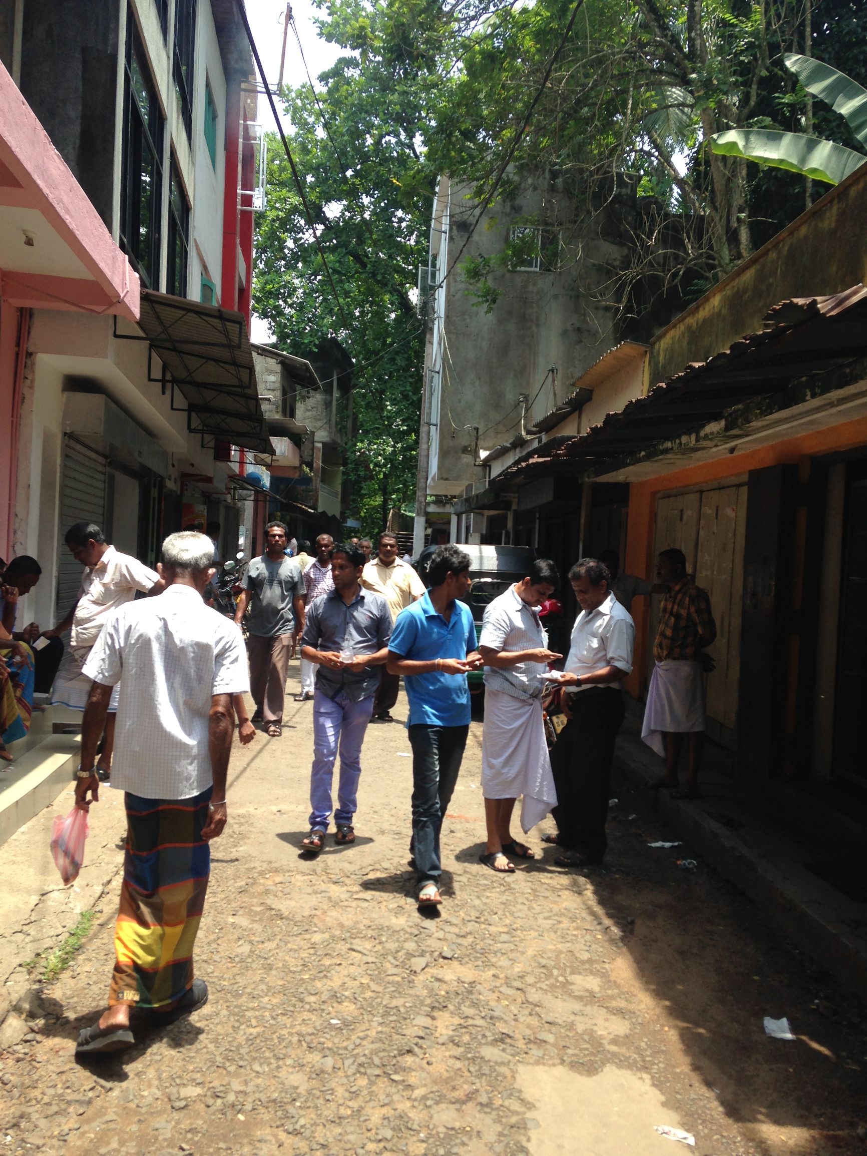 去斯里兰卡买蓝宝石注意事项,怎么看斯里兰卡蓝宝石