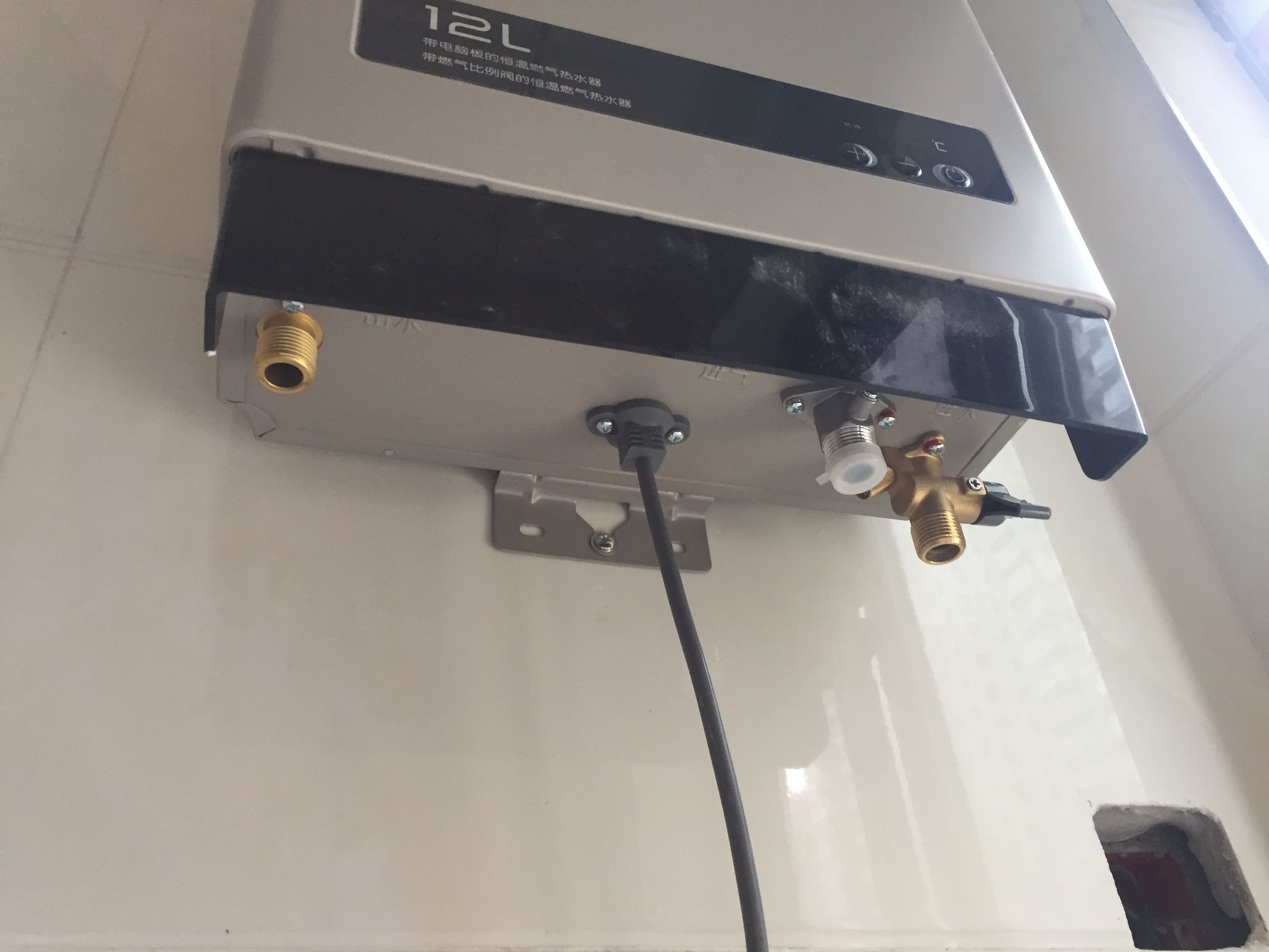 热水器安装材料费都被坑了多少钱,热水器安装材料费大概多少