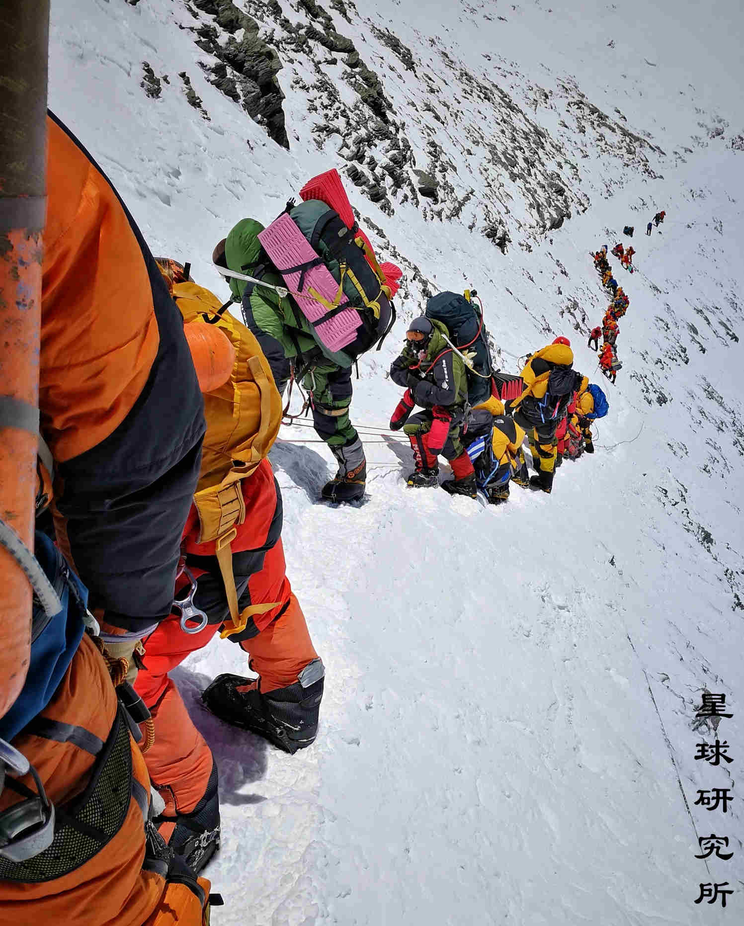 海拔不断的升高,海拔高度一直上升