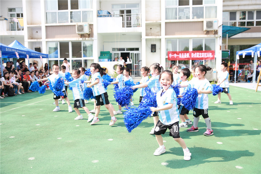 家长巧妙回复幼儿园老师批评,小学生被老师批评家长该怎么教育