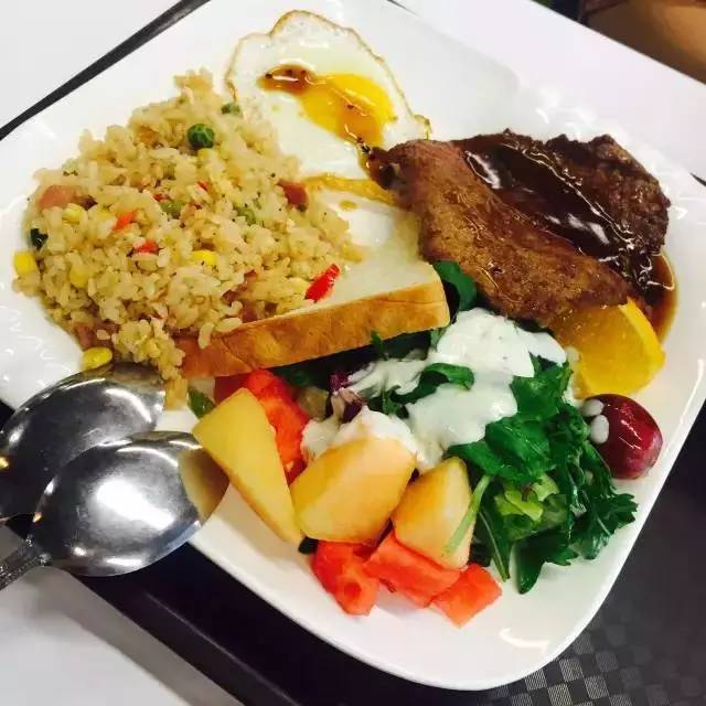 阿里巴巴和华为哪里的员工待遇好 (阿里巴巴华为员工多么)