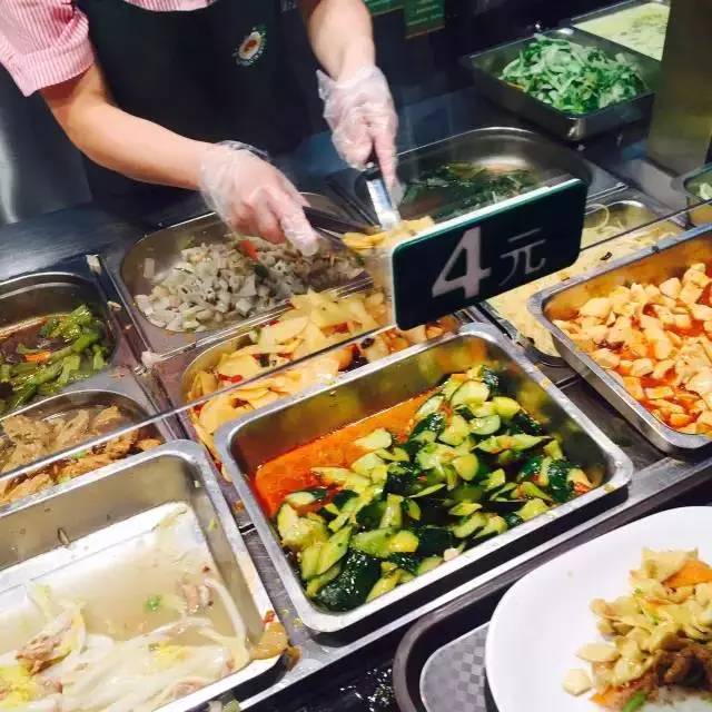 阿里巴巴和华为哪里的员工待遇好 (阿里巴巴华为员工多么)