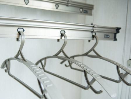 手摇式晾衣架安装教程,手摇式晾衣架固定器安装