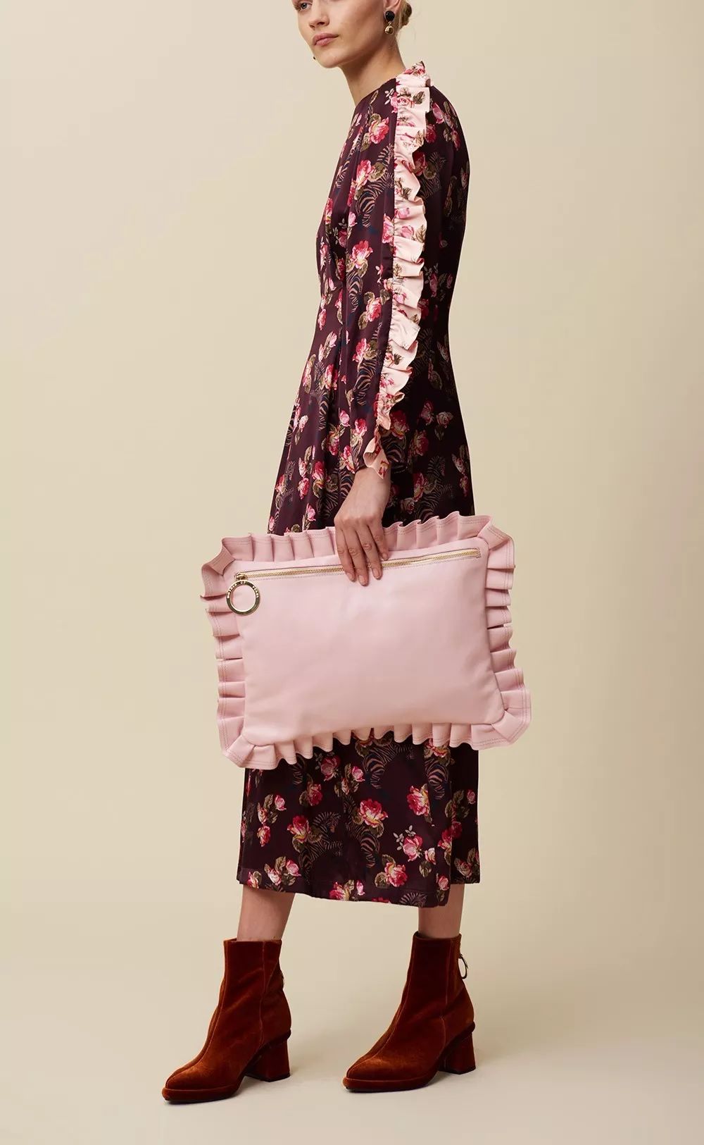 蕾哈娜惊艳彩妆,蕾哈娜复出口红