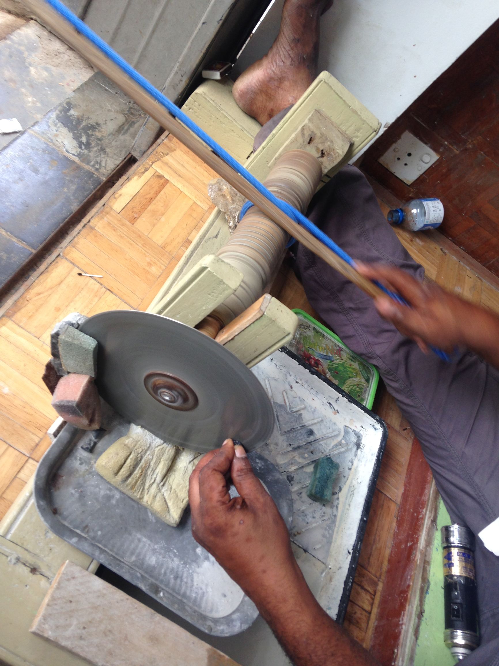 去斯里兰卡买蓝宝石注意事项,怎么看斯里兰卡蓝宝石