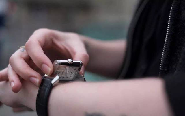 积家翻转系列为什么不保值,积家翻转系列拆解