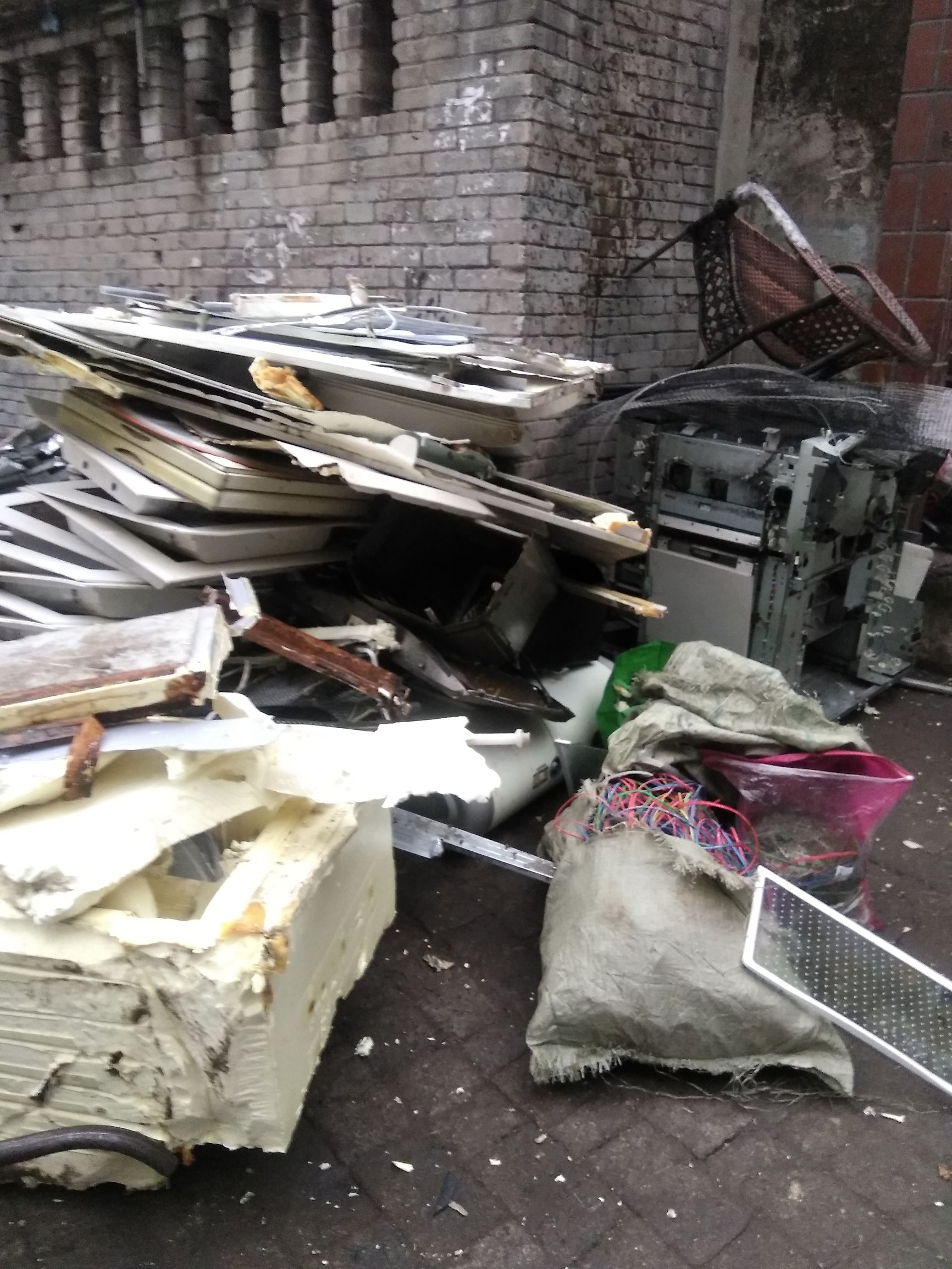 旋钮燃气热水器外壳拆解,威力燃气热水器外壳怎么拆