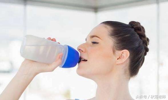 皮肤缺水的五大症状,皮肤缺水的症状和表现