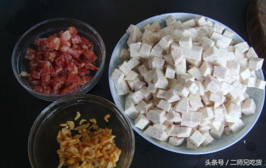 芋头糕口感细软，绵甜香糯，营养价值高，关键还不长肉！