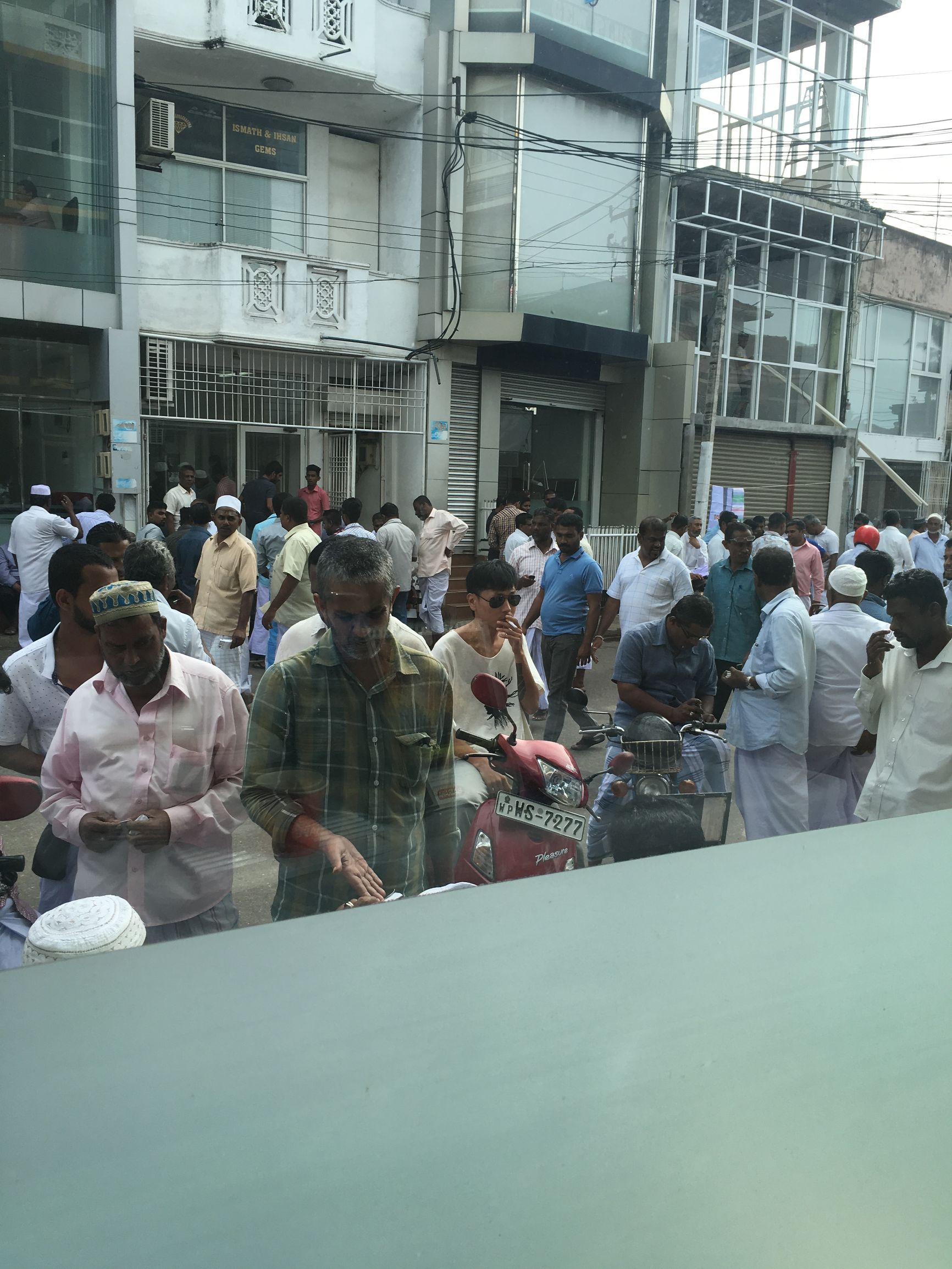 去斯里兰卡买蓝宝石注意事项,怎么看斯里兰卡蓝宝石