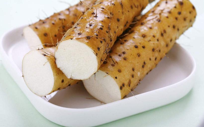 冬天女性手脚冰凉是怎么回事,女性手脚冰凉吃什么好