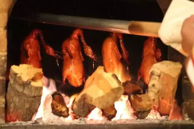 阿里巴巴和华为哪里的员工待遇好 (阿里巴巴华为员工多么)