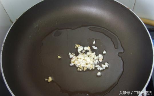 芋头糕口感细软，绵甜香糯，营养价值高，关键还不长肉！