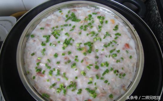 芋头糕口感细软，绵甜香糯，营养价值高，关键还不长肉！