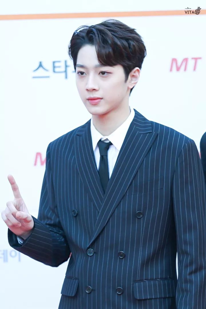 本周TA最潮|水晶雪莉一酷一美防弹茶蛋*服私**完美碾压