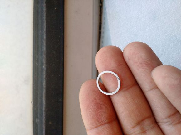 国外枪支配件企业不务正业,用枪支钢材做了一款指尖陀螺