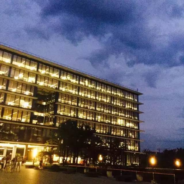 阿里巴巴和华为哪里的员工待遇好 (阿里巴巴华为员工多么)