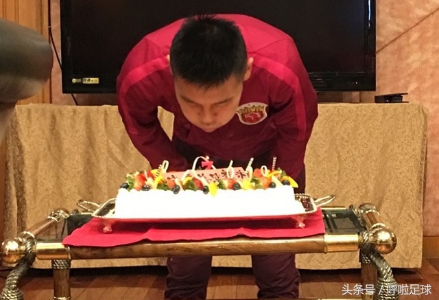 武磊破纪录发文祝福暖心,中国足球队员祝武磊生日快乐